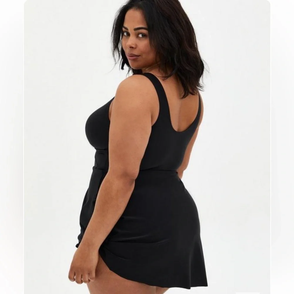 New! Torrid‎ sz 3 Long Wireless Knot Bathing Swim Suit Dress 3X